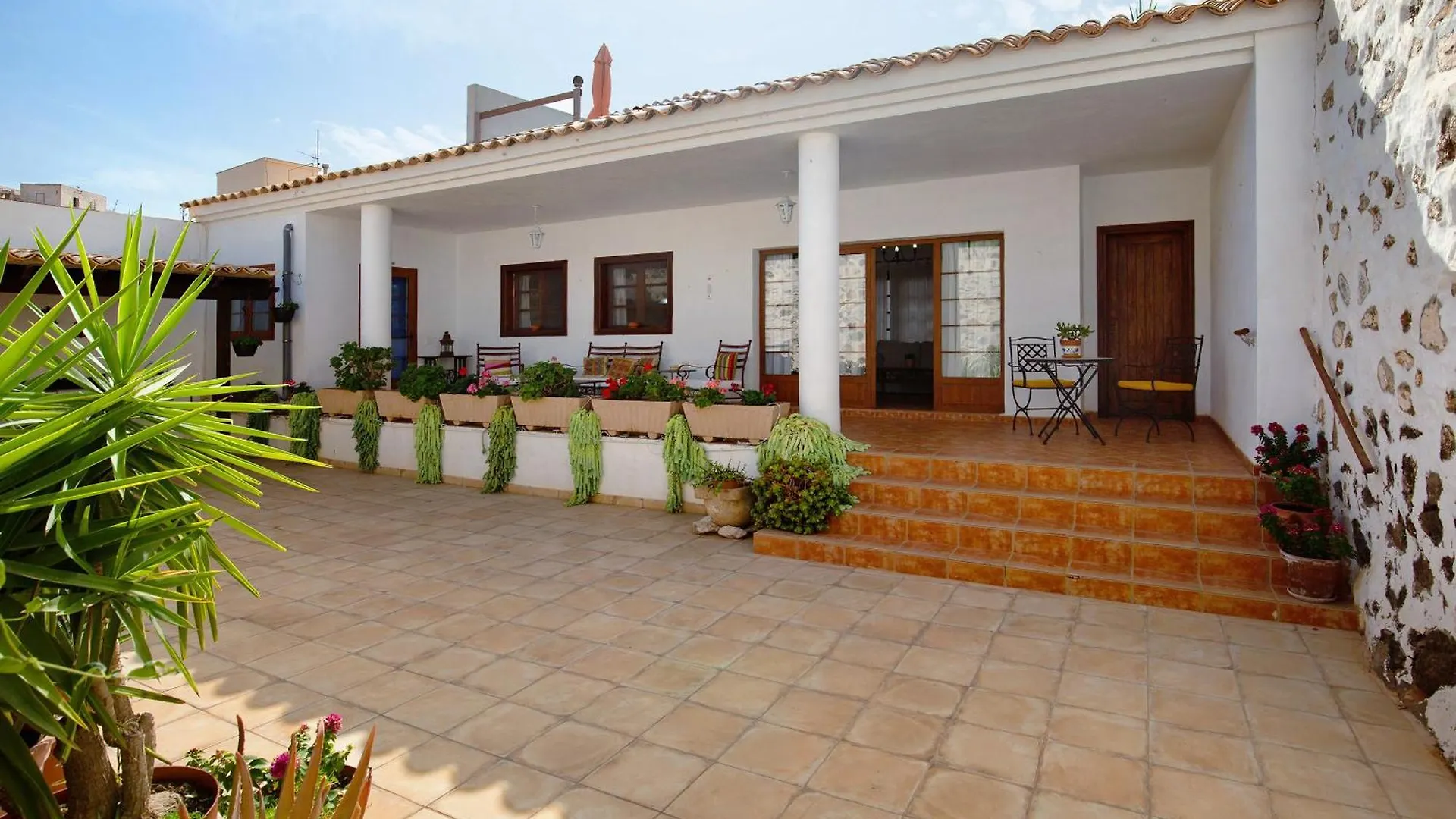 Las Raices Pajara